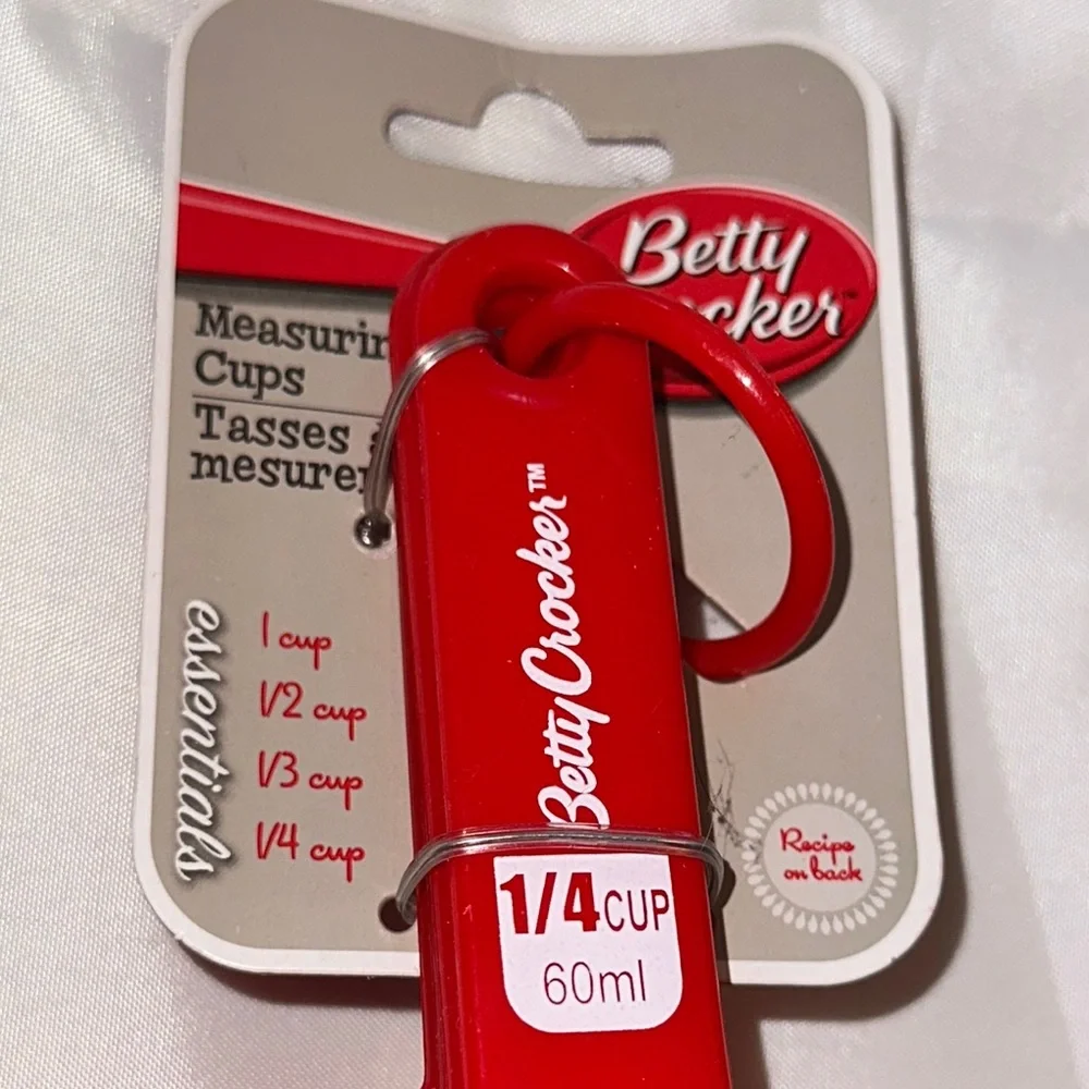 4 piece red Betty Crocker measuring baking set